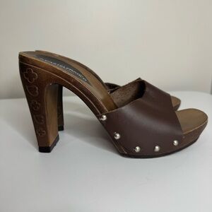 Castelfranco Brown Y2K Retro 70s Style Floral Carved Wooden Leather Heels 9